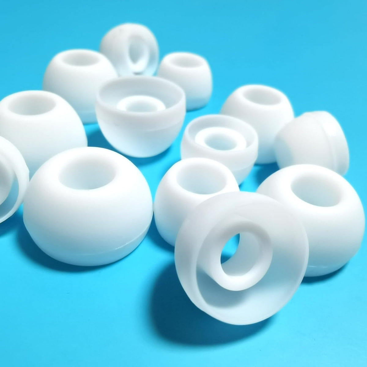 Replacement Earbuds Tips for True Wireless Earbuds Universal Silicone Ear Tips Fit 4.5mm-6mm Nozzle 6 Pairs LMS White