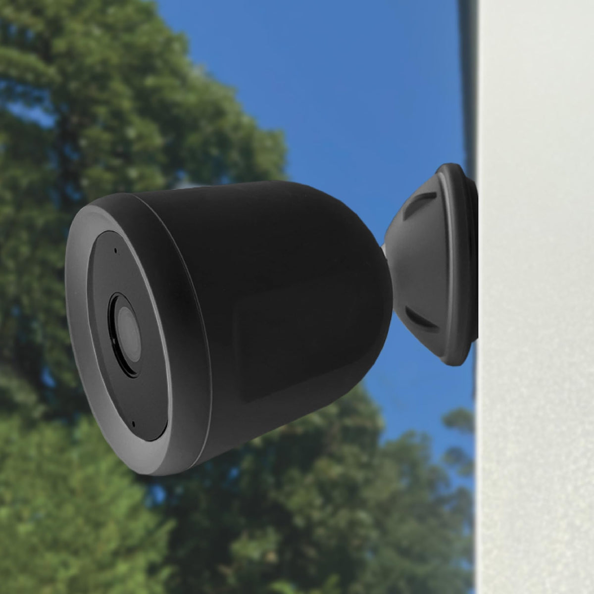 Energizer Smart Outdoor 1080P Security Camera with 2-Way Audio, Night Vision, Instant Alerts, Cloud Storage, Remote Access, Voice Control Compatible